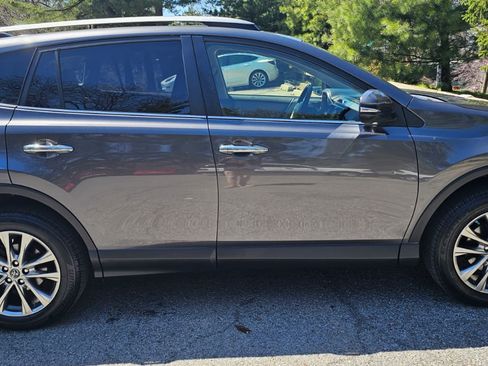 Used 2018 Toyota RAV4 Limited image 15