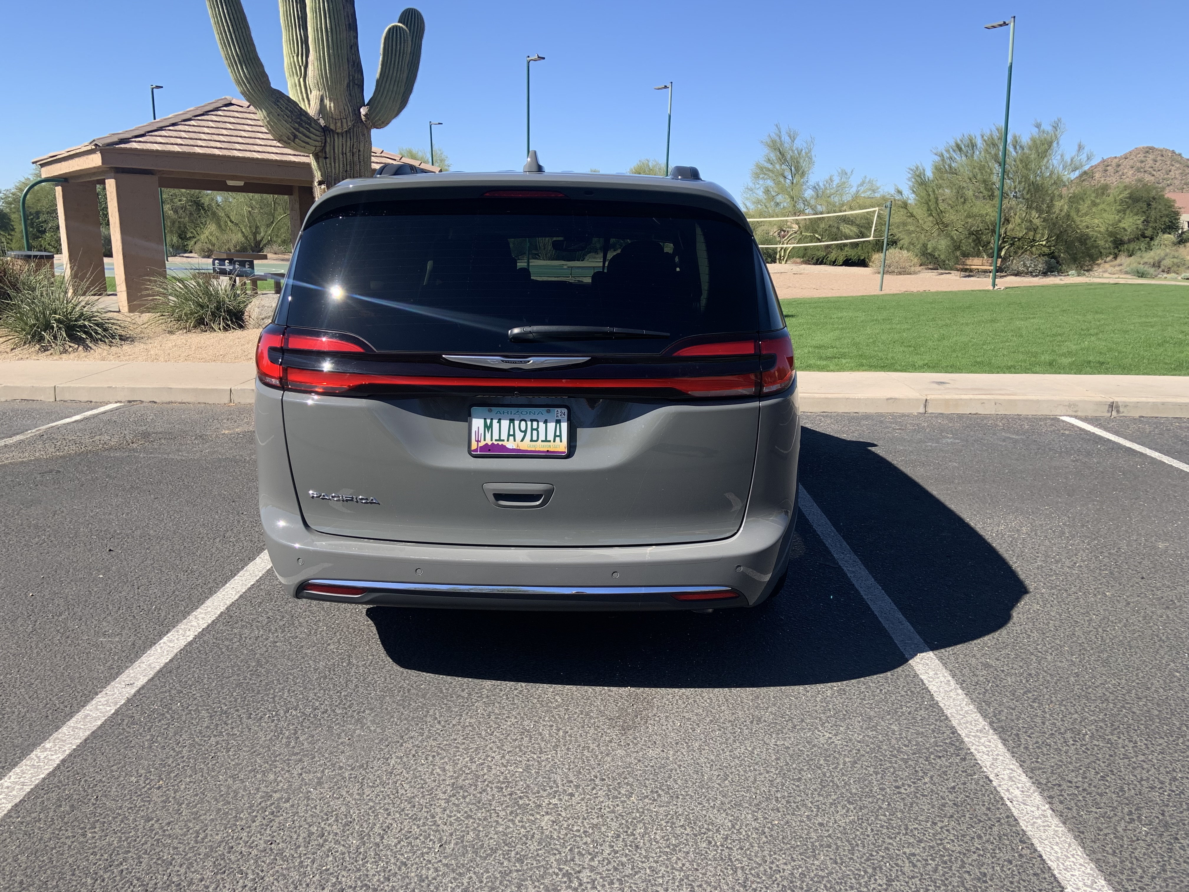 Used 2021 Chrysler Pacifica Touring FWD image 9