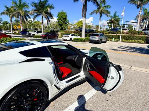 Used 2017 Chevrolet Corvette Z06 image 10
