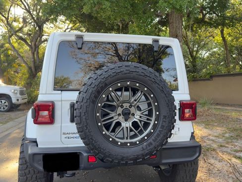 Used 2025 Jeep Wrangler Unlimited Sahara w/ Safety Group image 11