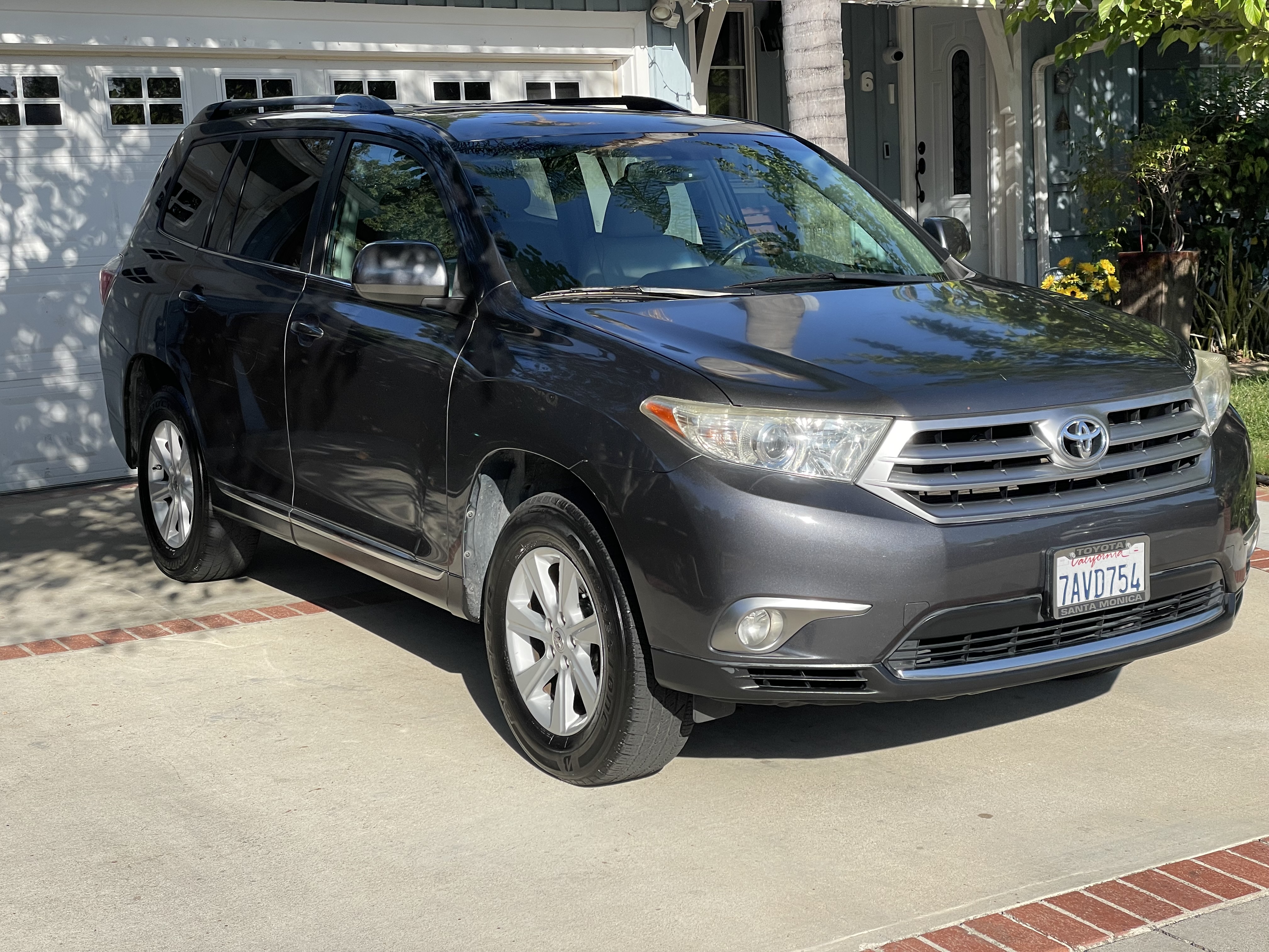 Used 2013 Toyota Highlander SE FWD image 18