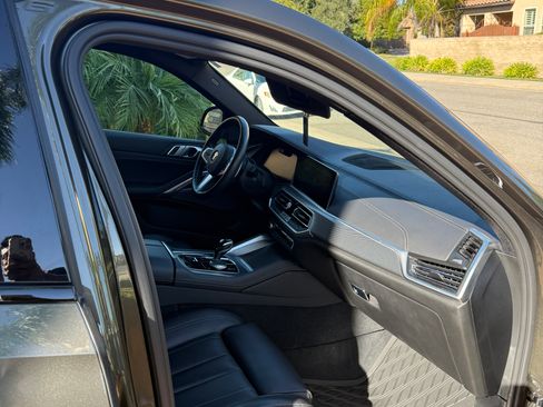 Used 2020 BMW X6 xDrive40i w/ M Sport Package image 13