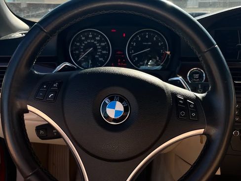 Used 2011 BMW 335i Convertible image 13