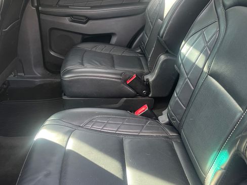 Used 2017 Ford Explorer Platinum image 6