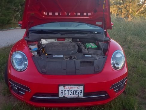 Used 2019 Volkswagen Beetle 2.0T SE FWD image 26