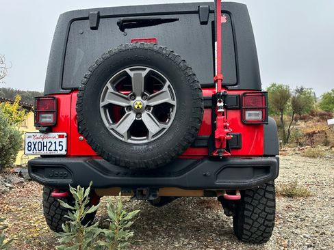 Used 2018 Jeep Wrangler Unlimited Rubicon image 16