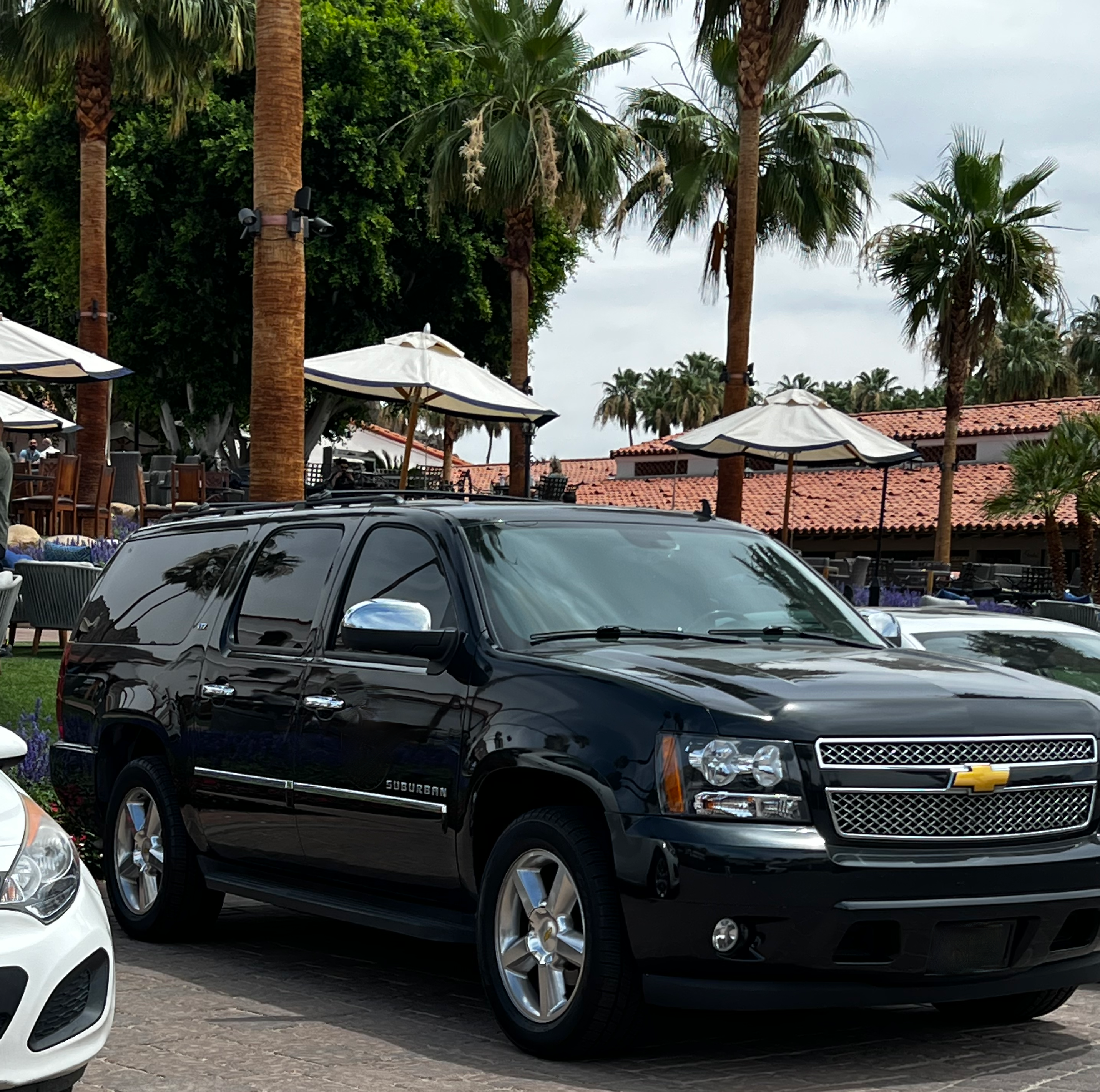 Used 2014 Chevrolet Suburban LTZ RWD image 1