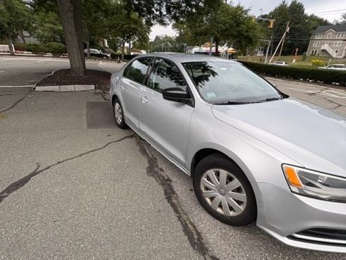 Used 2016 Volkswagen Jetta S FWD image 4