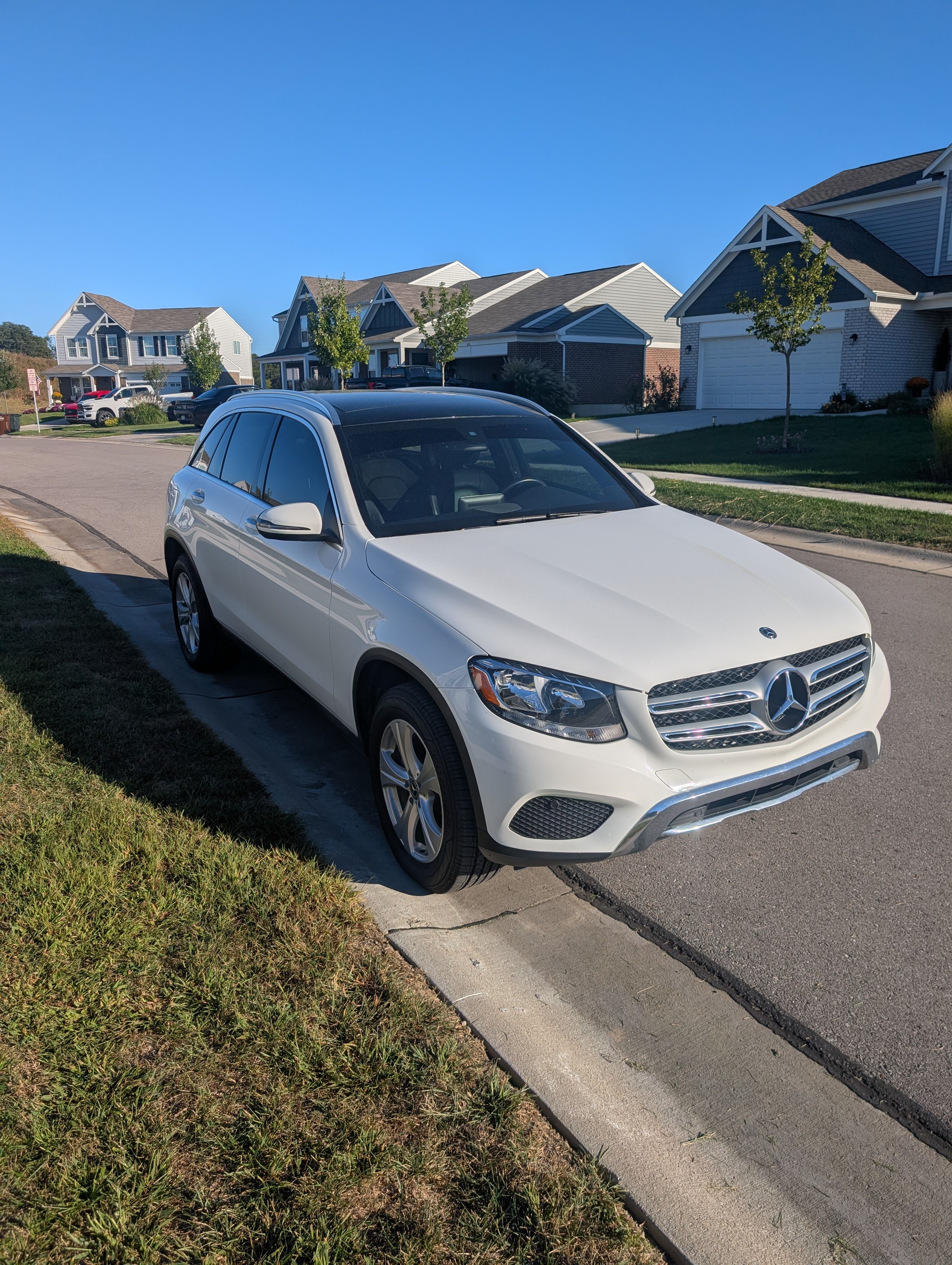 Used 2018 Mercedes-Benz GLC 300 4MATIC image 12