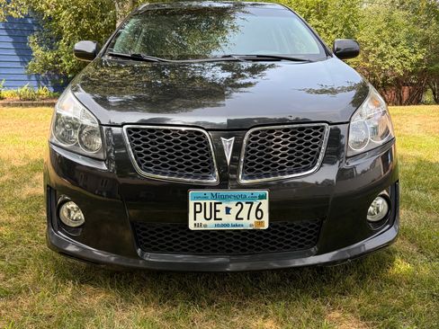 Used 2009 Pontiac Vibe GT FWD image 2