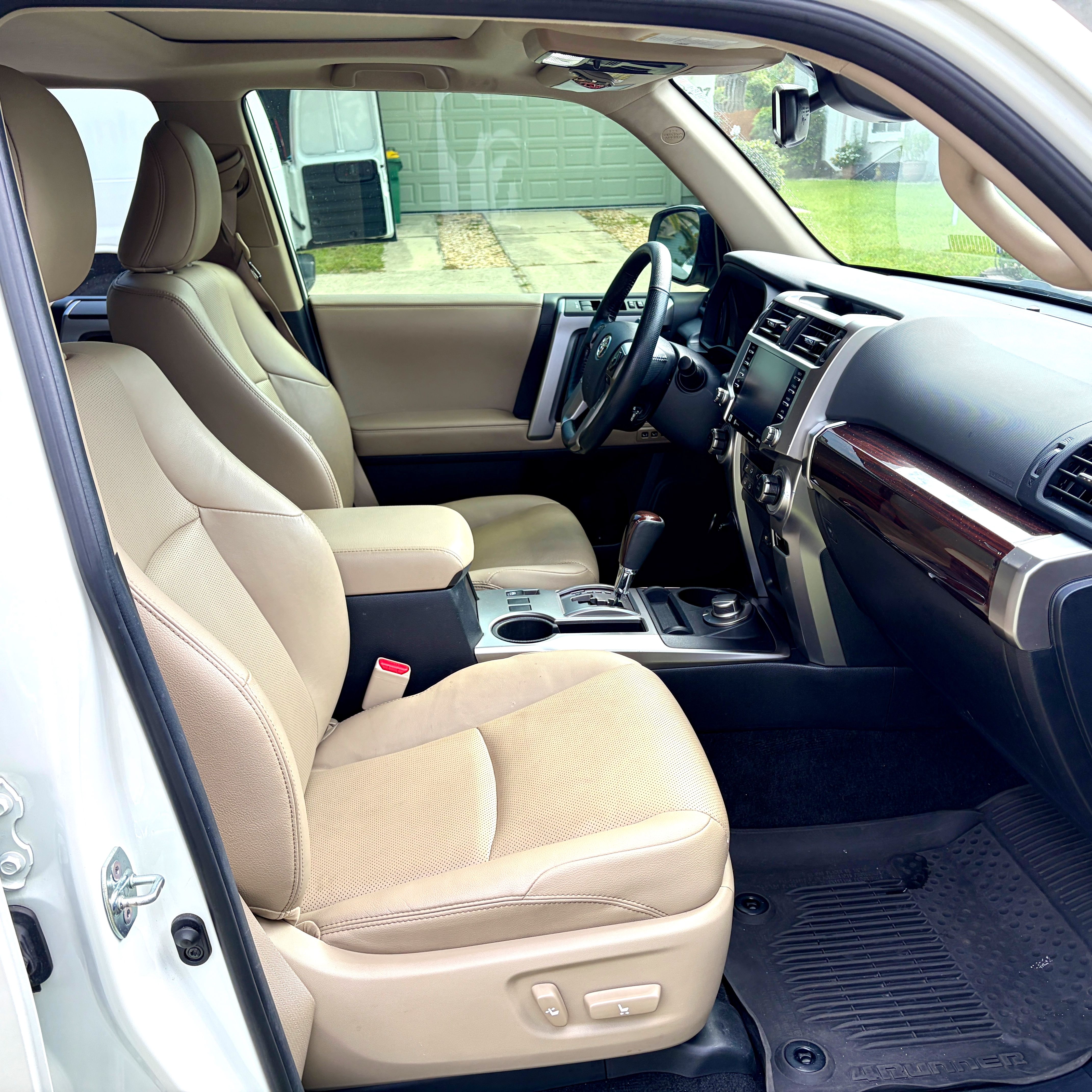 Used 2023 Toyota 4Runner Limited AWD/4WD image 13