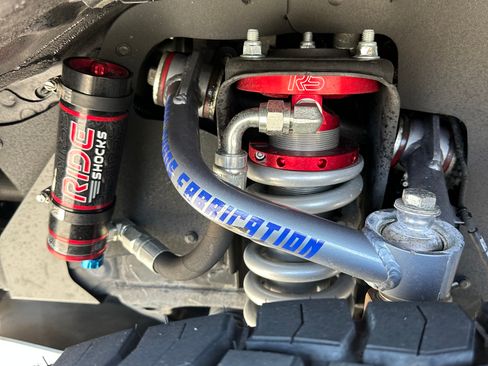 Used 2017 Toyota Tacoma TRD Off-Road w/ Tow Package AWD/4WD image 18