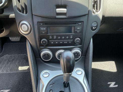 Used 2020 Nissan 370Z Coupe RWD image 10