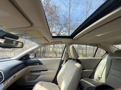 Used 2015 Honda Accord EX-L image 17