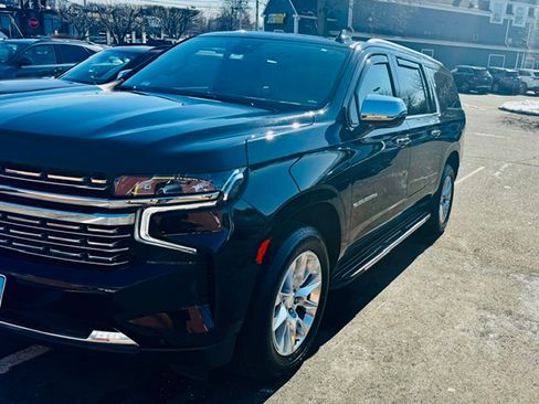 Used 2023 Chevrolet Suburban Premier image 1
