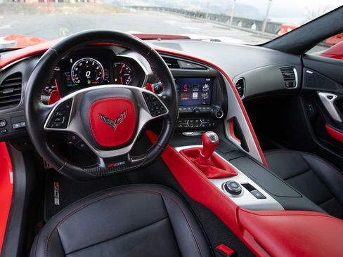 Used 2016 Chevrolet Corvette Z06 w/ 3LZ Preferred Equipment Group image 15