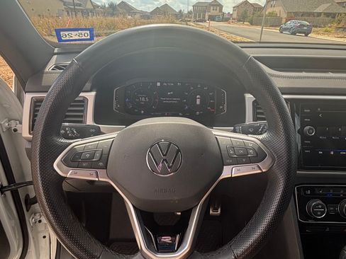 Used 2022 Volkswagen Atlas Cross Sport SEL Premium R-Line image 16