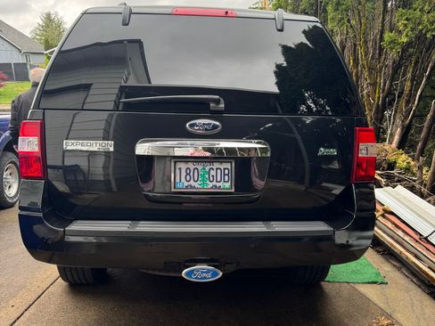Used 2013 Ford Expedition Limited AWD/4WD image 2