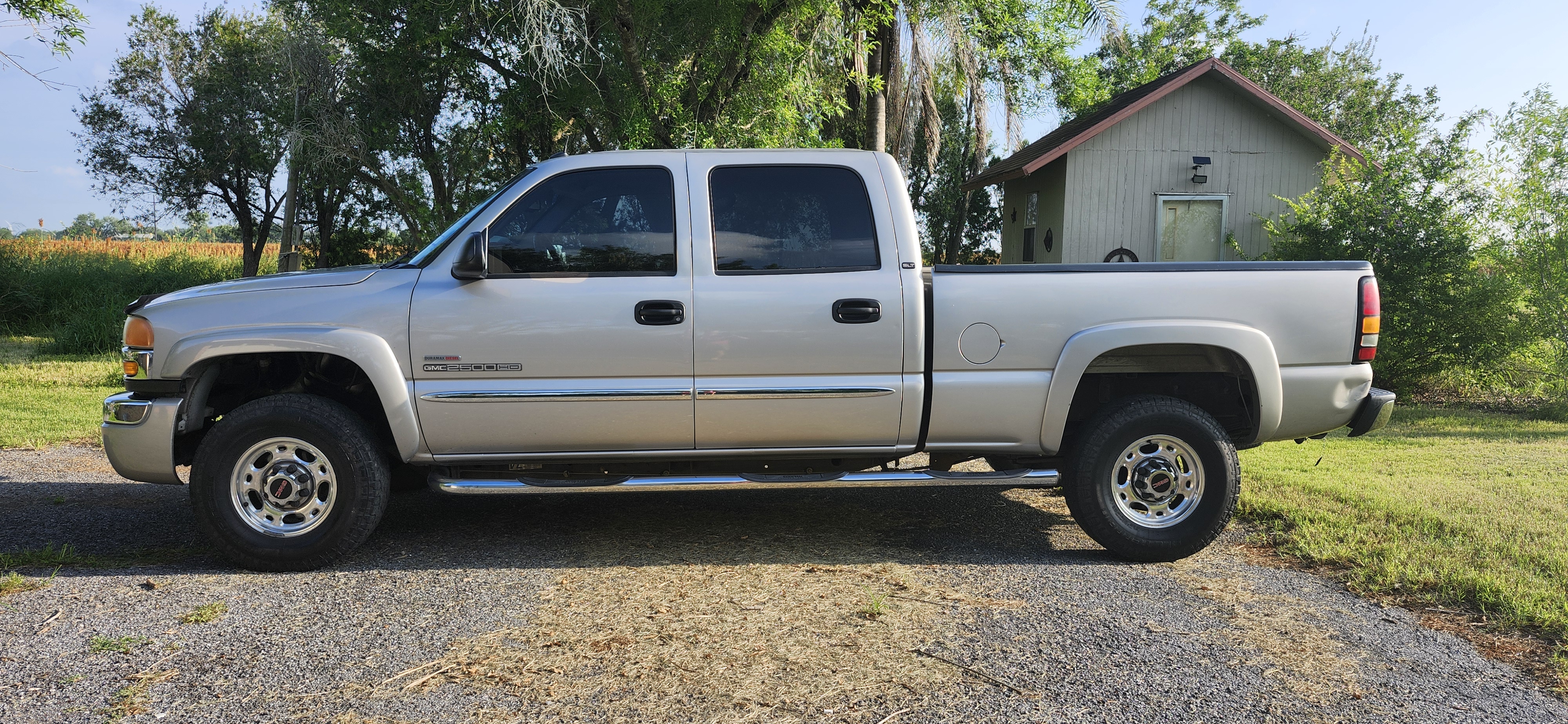 Used 2004 GMC Sierra 2500 SLT w/ Heavy-Duty Power Package RWD image 1
