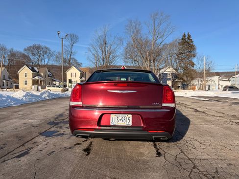 Used 2016 Chrysler 300 C image 6