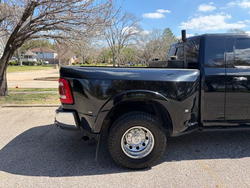 Used 2022 RAM 3500 Laramie image 19