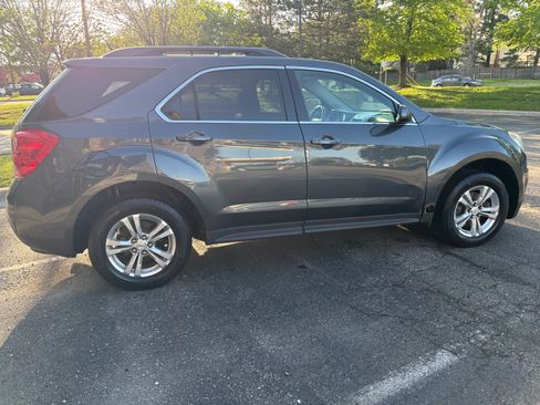 Used 2011 Chevrolet Equinox LT w/ Driver Convenience Package FWD image 2