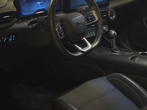 Used 2024 Ford Mustang Coupe RWD image 9