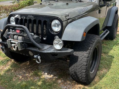 Used 2015 Jeep Wrangler Sport AWD/4WD image 4