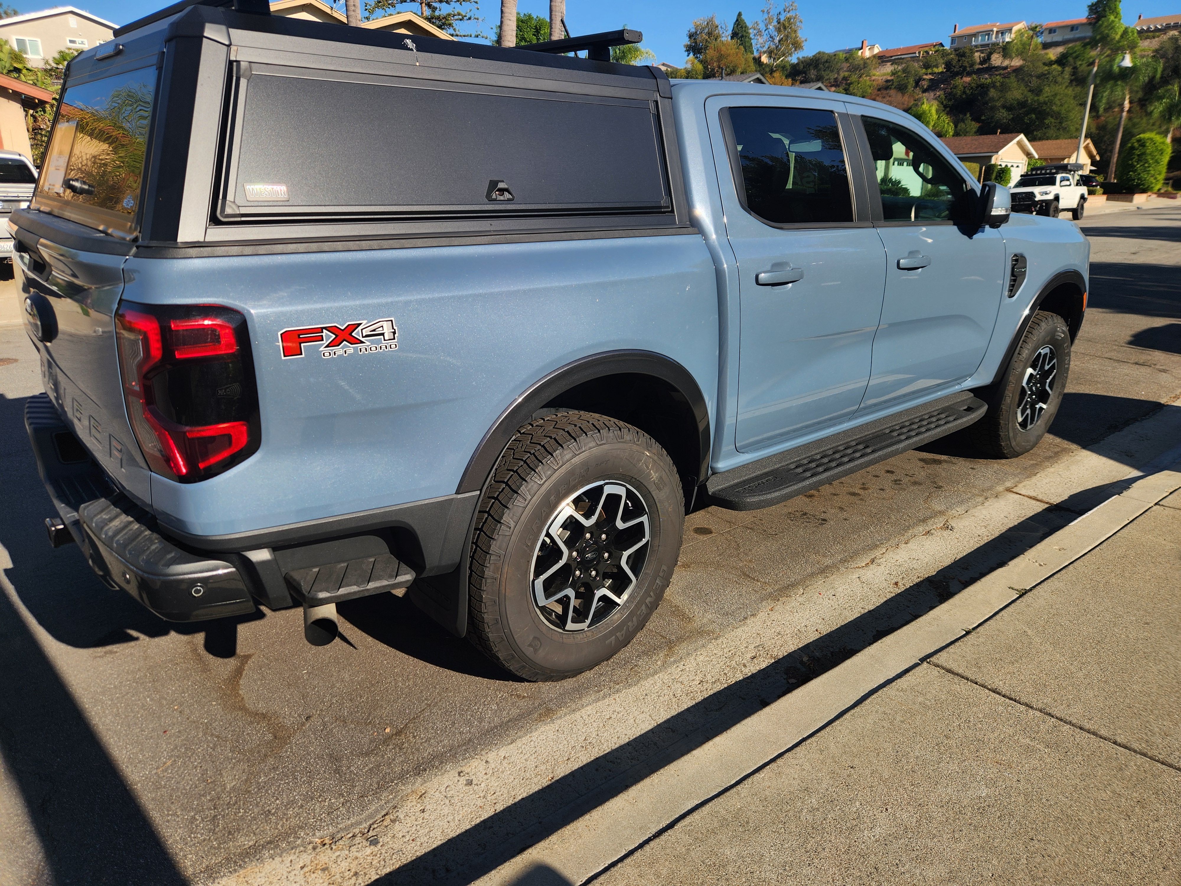 Used 2024 Ford Ranger Lariat w/ FX4 Off-Road Package AWD/4WD image 4