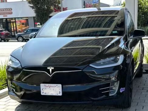Used 2018 Tesla Model X 75D image 1