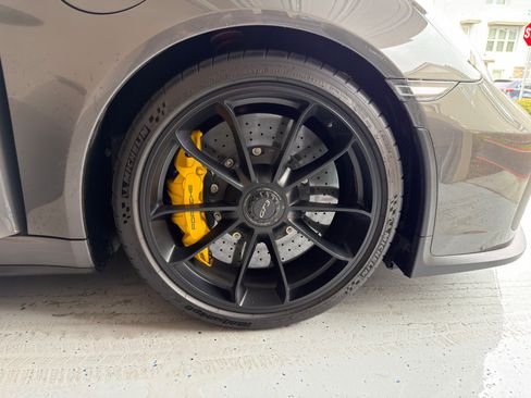 Used 2018 Porsche 911 GT3 RWD image 6