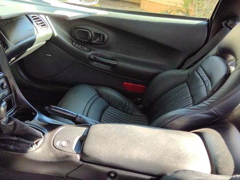 Used 1998 Chevrolet Corvette Coupe w/ Roof Pkg image 6