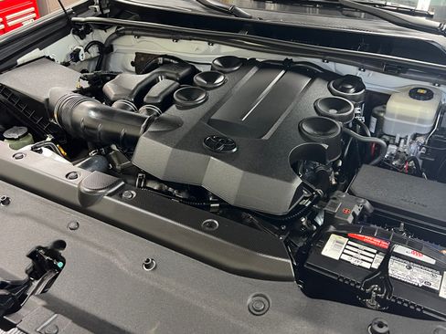 Used 2020 Toyota 4Runner Limited AWD/4WD image 4