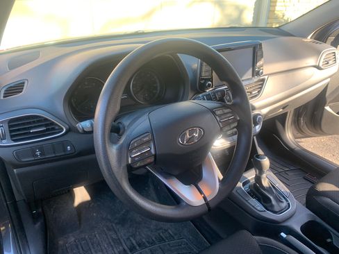 Used 2018 Hyundai Elantra GT image 8