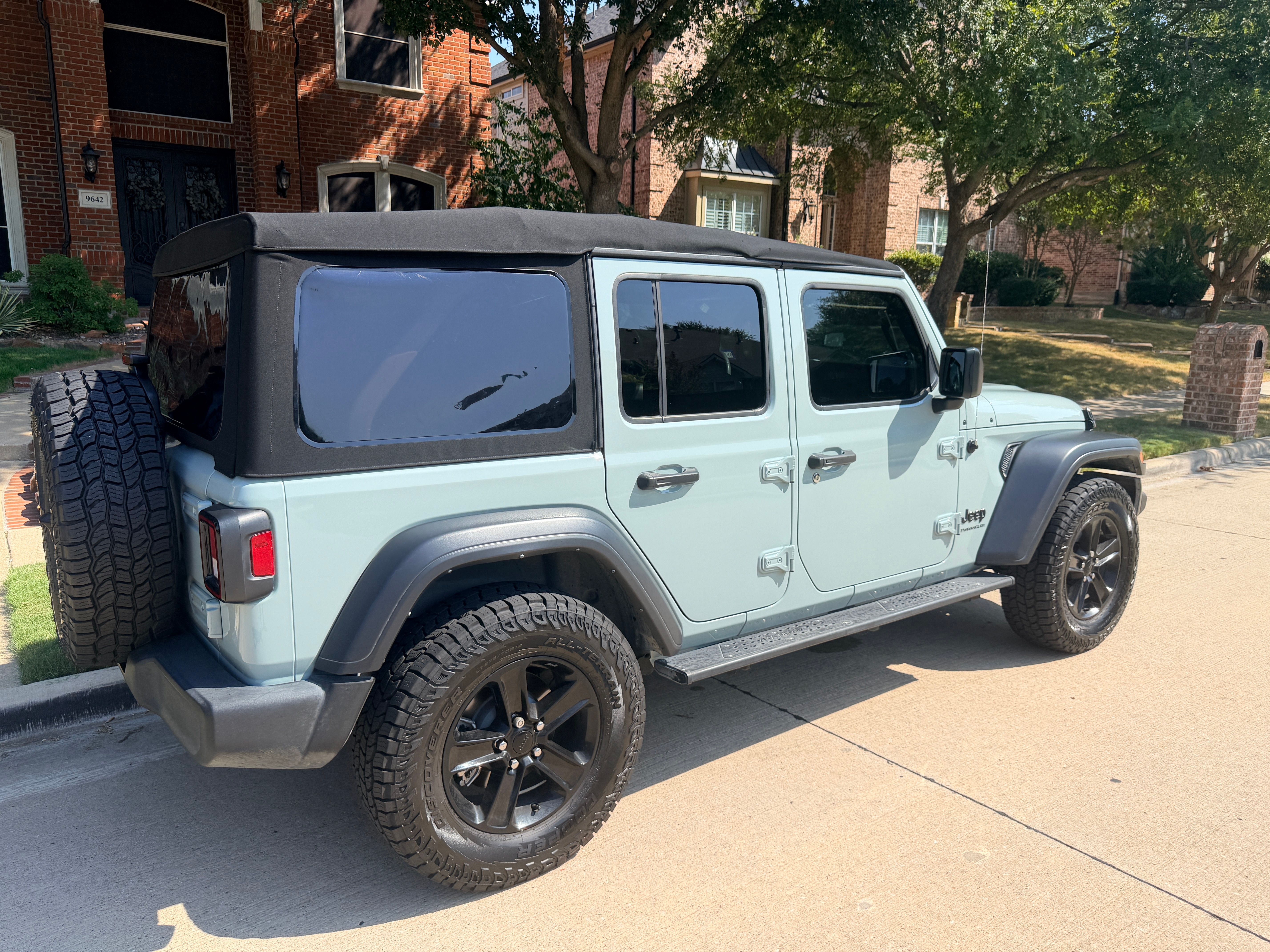 Used 2023 Jeep Wrangler Unlimited Sport AWD/4WD image 8