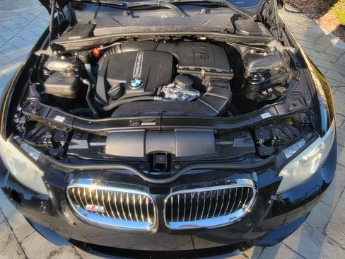 Used 2012 BMW 335i Convertible image 11