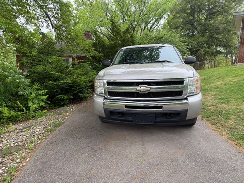 Used 2009 Chevrolet Silverado 1500 LS RWD image 2
