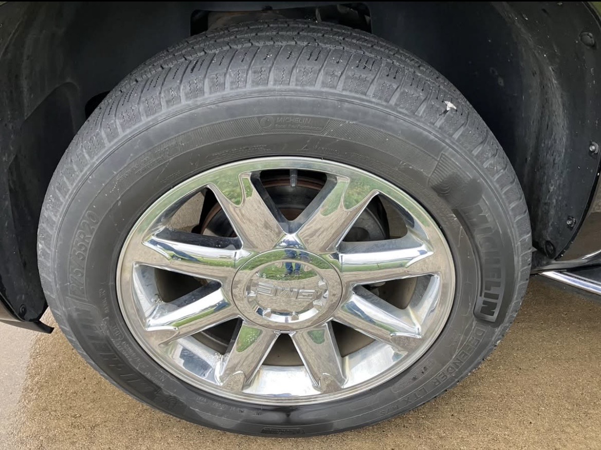 Used 2013 GMC Yukon XL Denali AWD/4WD image 9