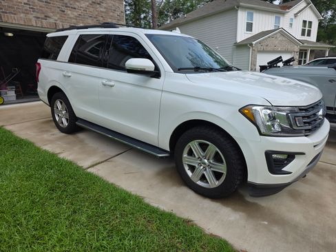 Used 2020 Ford Expedition XLT w/ Equipment Group 202A AWD/4WD image 1