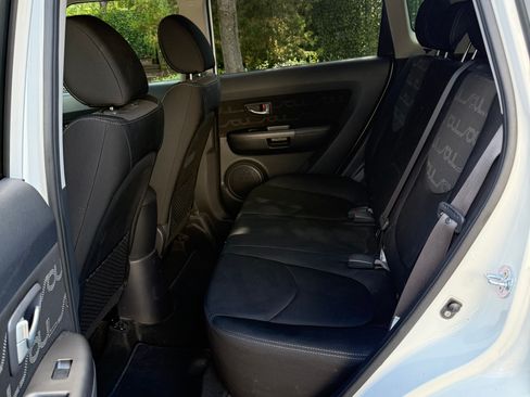 Used 2012 Kia Soul FWD image 8