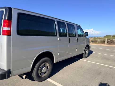 Used 2021 Chevrolet Express 2500 Regular Van 3D w/ Driver Convenience Package image 6