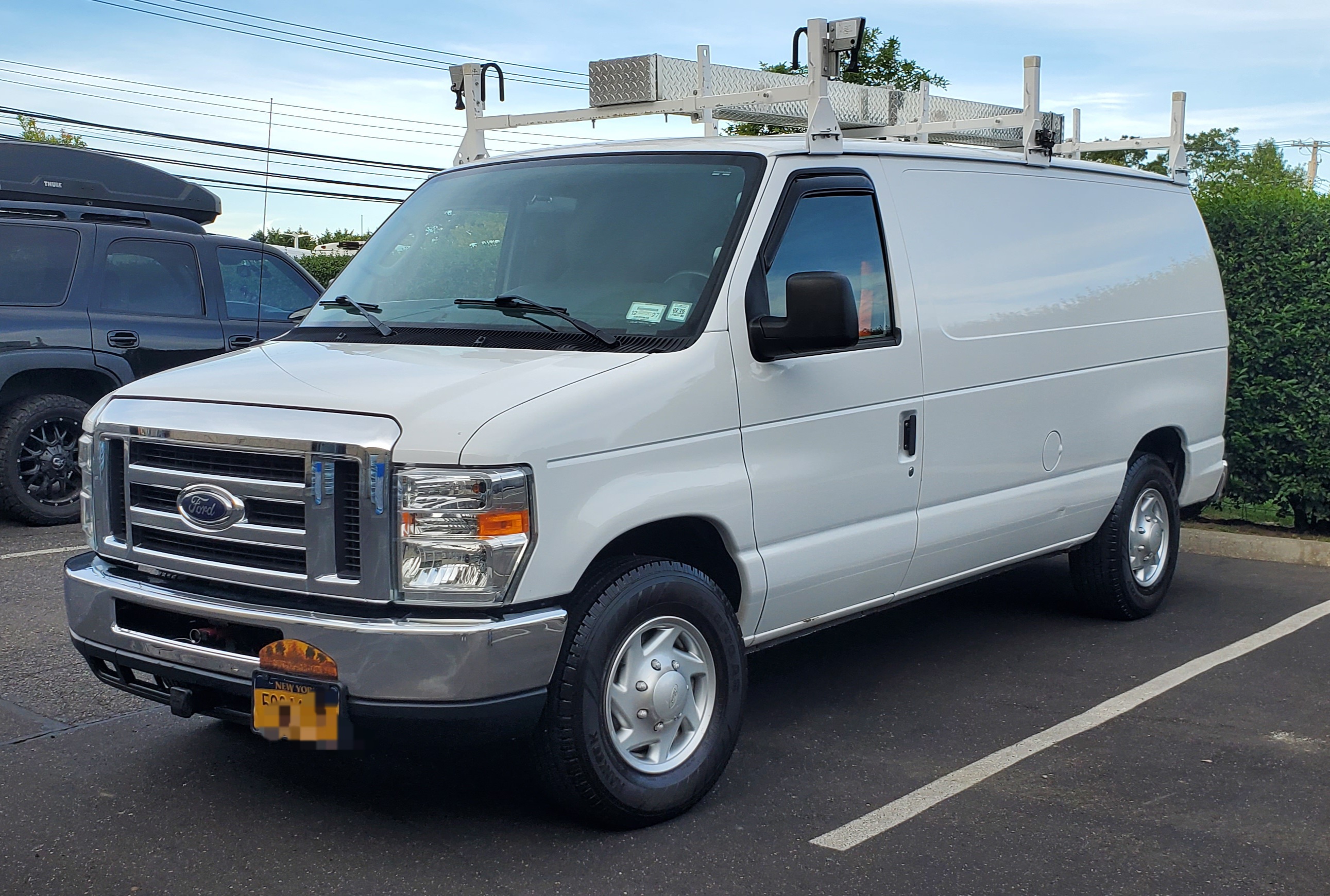 Used 2013 Ford E-250 and Econoline 250 w/ Commercial Cargo Van Pkg RWD image 4