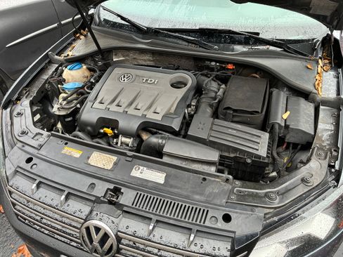 Used 2014 Volkswagen Passat TDI SE image 12