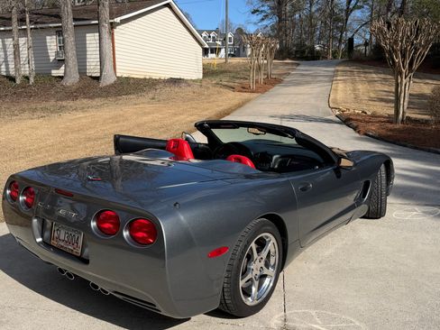 Used 2004 Chevrolet Corvette Convertible w/ Preferred Equipment Group image 9