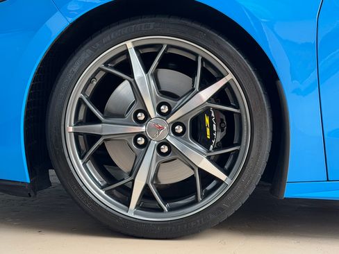 Used 2023 Chevrolet Corvette Stingray Premium Conv w/ Z51 Performance Package RWD image 9