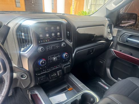 Used 2020 Chevrolet Silverado 1500 RST AWD/4WD image 9