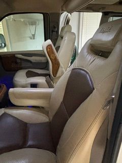 Used 2015 GMC Savana 2500 RWD image 18