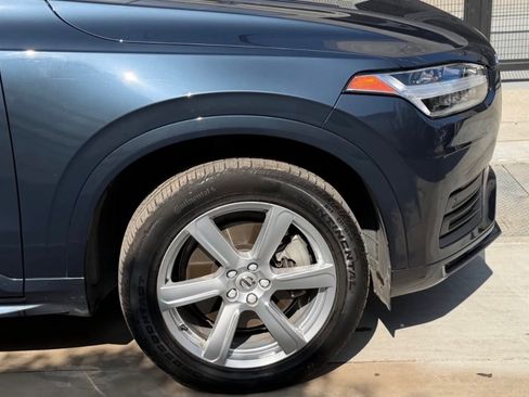 Used 2023 Volvo XC90 B5 Core image 4