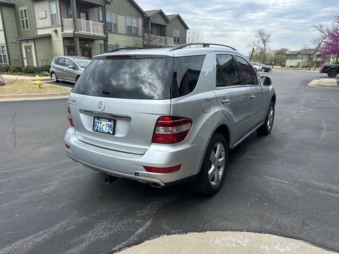 Used 2010 Mercedes-Benz ML 350 ML 350 Sport Utility 4D image 6