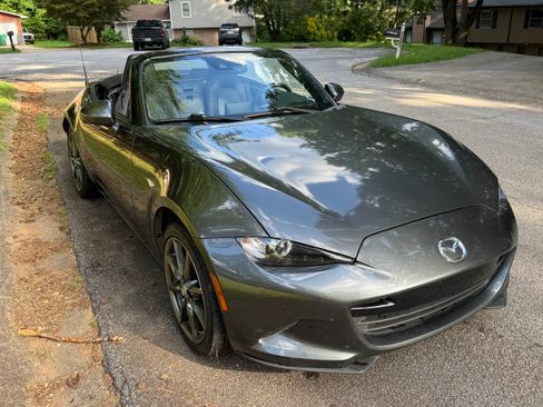 Used 2019 MAZDA MX-5 Miata Grand Touring w/ GT-S Package RWD image 12
